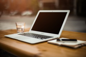 Laptop_Wasser