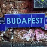 Workation in Budapest - Wohnung mit Gitarre